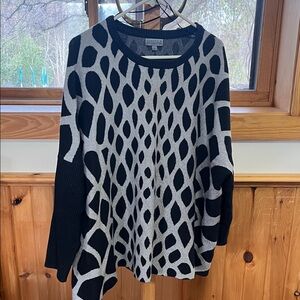 Black & Light Gray Geometric Knit Sweater